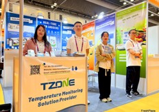 The team of Tzone, the temperature monitoring solutions provider from China. / 来自中国的温度监控解决方案提供商 Tzone 团队。 