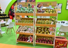 Products display at Chanh Thu stand./ 润控果品展台所展示的展品