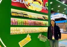 Tofu product display at the stand of Maoxiong, a vegetable grower and exporter based in Guangdong province. The company is now expanding its business to include bean products. / 广东省蔬菜种植商和出口商茂雄的展位上展示的豆腐产品。该公司目前正在将业务扩展到豆制品。 